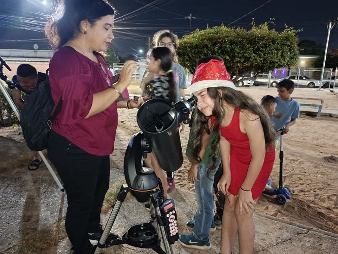Noche de observación astronómica. C.C. El Vivero. Parroquia Cecilio Acosta