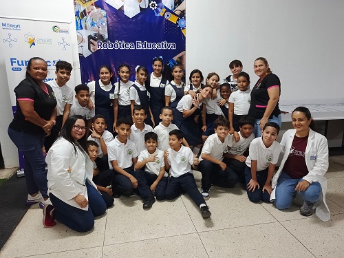 Una mañana científica disfrutan niños y niñas de la E. B.N. B. Normalista «Desiderio Segundo Vílchez»