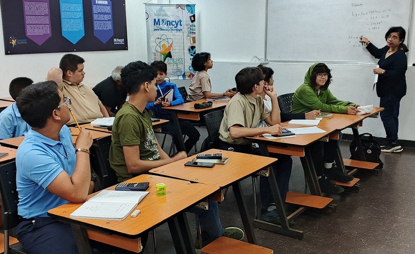 Formación en Astrofísica para jóvenes zulianos, ante la III Fase de las Olimpiadas Venezolanas de Astronomía (OVA).