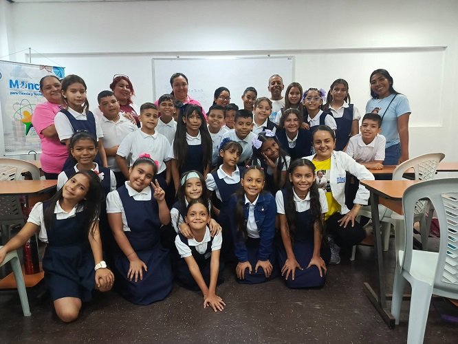 Niñas y niños de la E.B.N «Carmela Quintero» disfrutan de una jornada científica donde disfrutaron de las maravillas de la ciencia