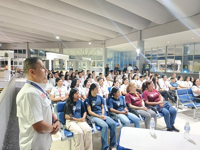 Estudiantes del Instituto Universitario de Aeronáutica Civil (IUAC) Zulia vivieron una experiencia astronómica enriquecedora