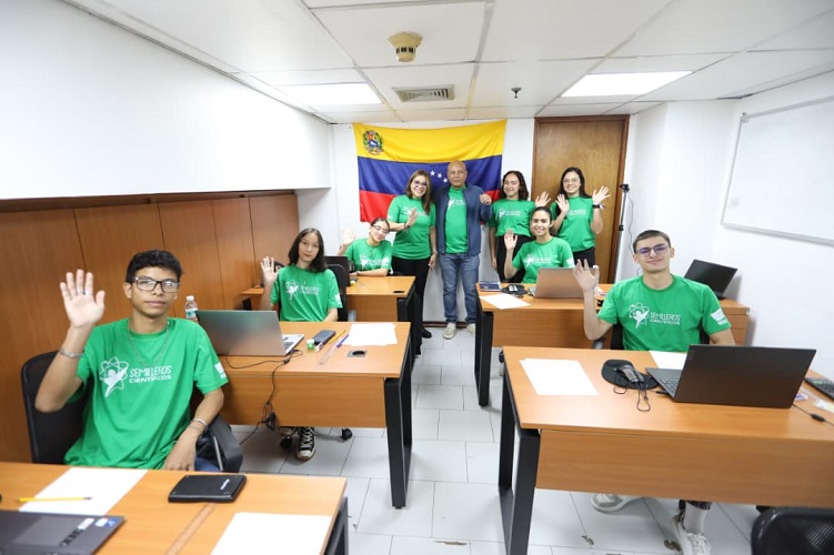 Gobierno nacional forja a jóvenes talentos en nanotecnología